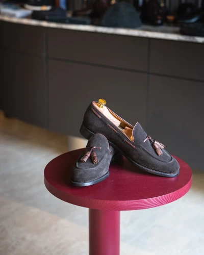 Brązowe zamszowe tassel loafers