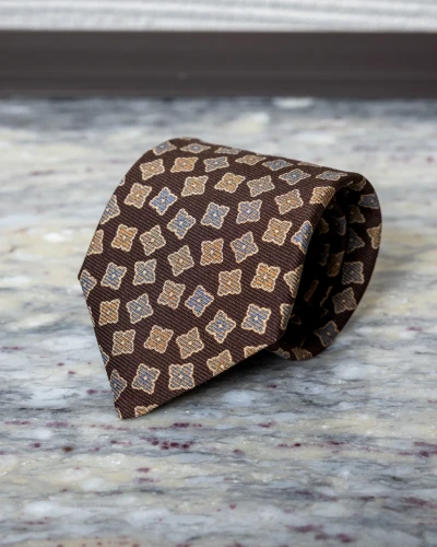 Krawat jedwabny brązowy w asymetryczne ornamenty