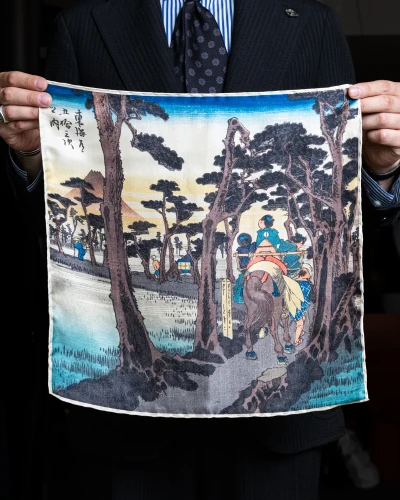 Poszetka jedwabna z dziełem sztuki "Sześćdziesiąt dziewięć stacji Kiso Kaido" - Utagawa Hiroshige